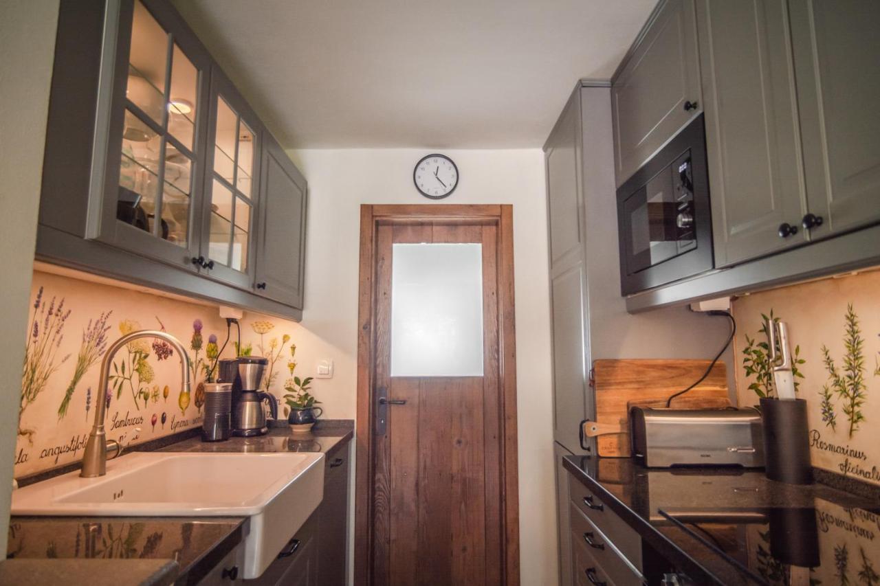 Kuninez, Holiday Home With Summer Kitchen Most Na Soci Ngoại thất bức ảnh