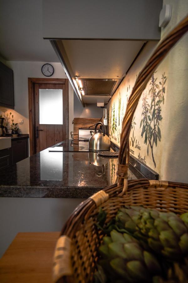 Kuninez, Holiday Home With Summer Kitchen Most Na Soci Ngoại thất bức ảnh