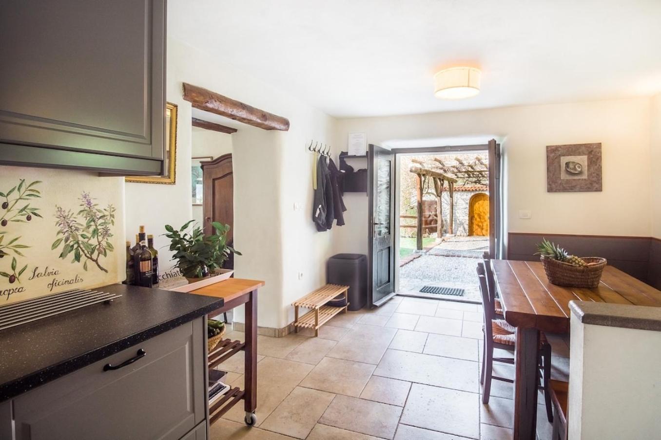 Kuninez, Holiday Home With Summer Kitchen Most Na Soci Ngoại thất bức ảnh